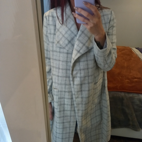 Coat - Picture 4 of 4